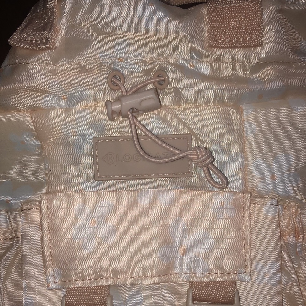 Blogilates water sling bag - Picture 3 of 4